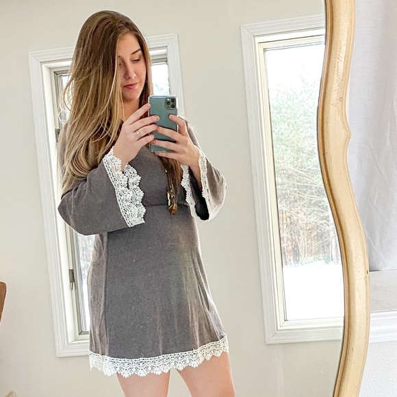 🥳 3 for 20$ Bell Sleeve Dress with Lace Trim - Picture 5 of 5